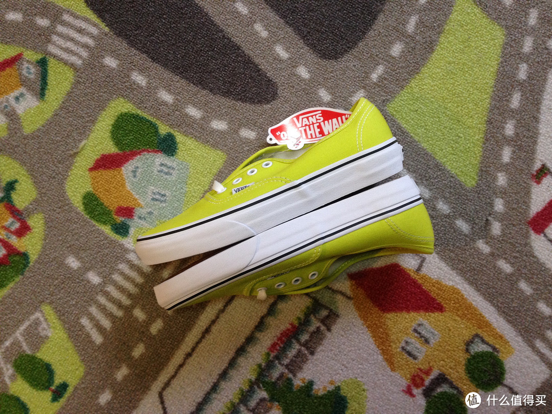 #本站首晒# Vans Authentic 小清新荧光黄配色帆布鞋