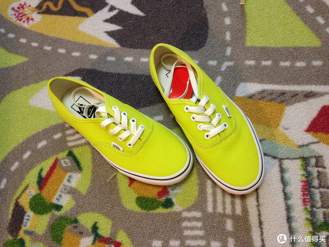 #本站首晒# Vans Authentic 小清新荧光黄配色帆布鞋