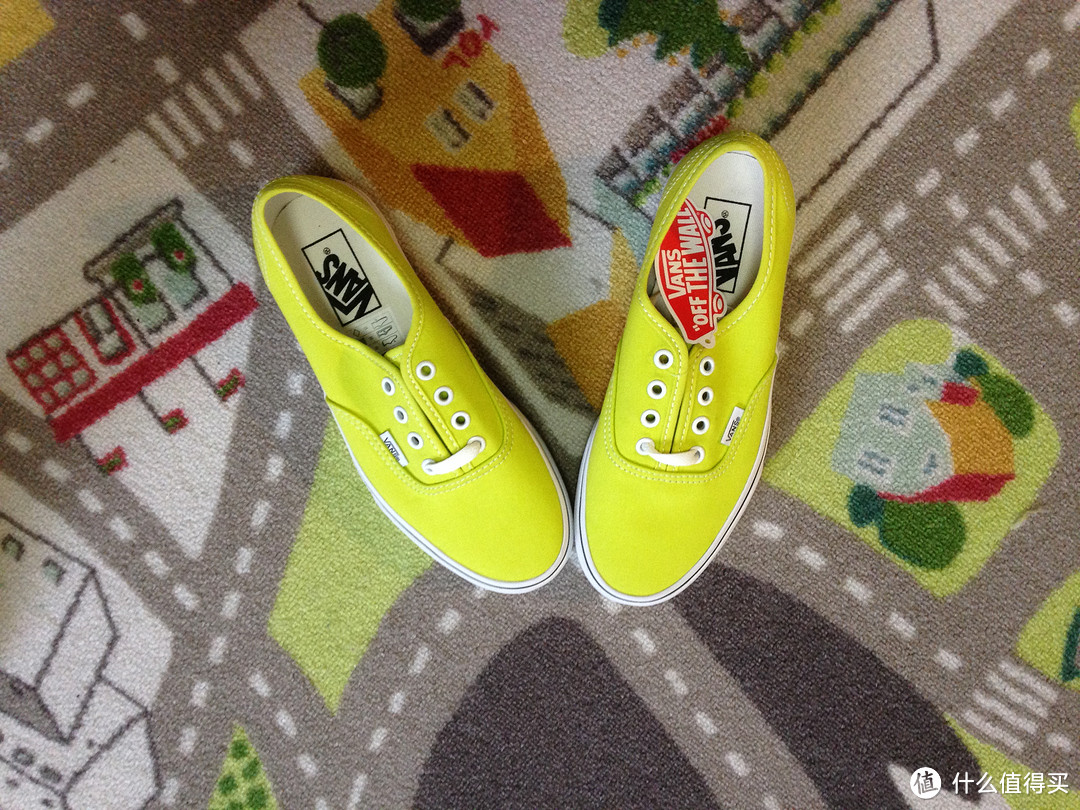 #本站首晒# Vans Authentic 小清新荧光黄配色帆布鞋