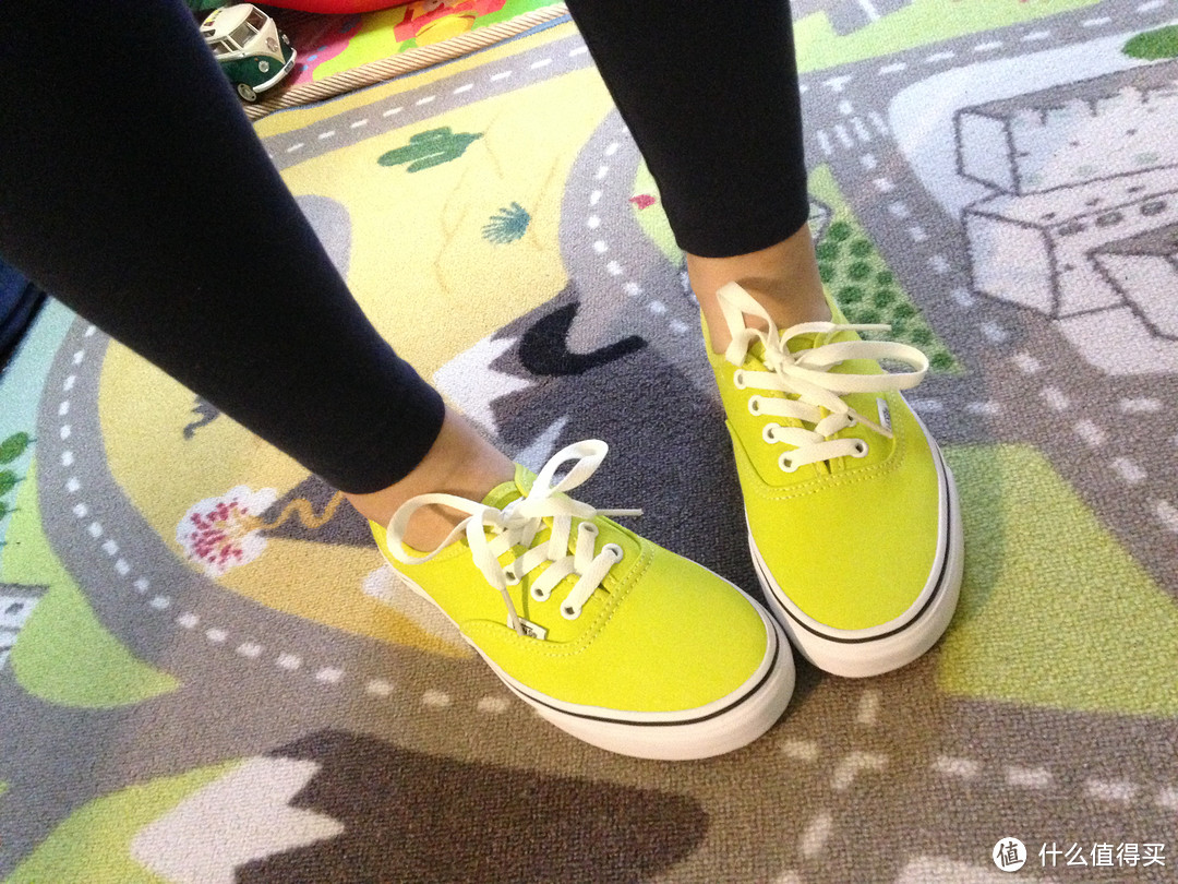 #本站首晒# Vans Authentic 小清新荧光黄配色帆布鞋