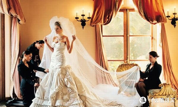 梅拉尼亚·诺斯Melania Knauss的婚纱礼服 $200,000（约RMB122万）