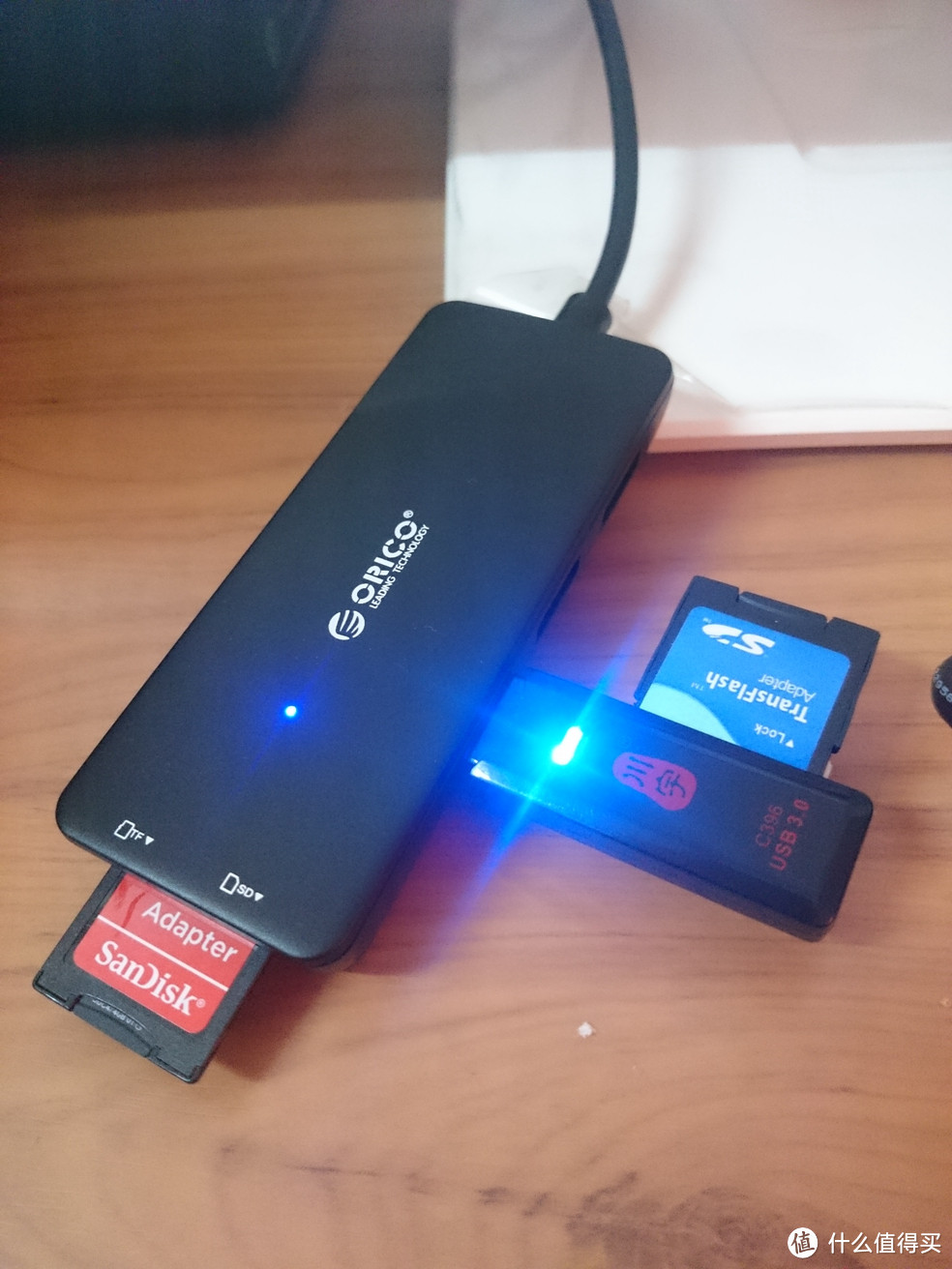 奥睿科USB3.0hub读卡分线器使用示意图