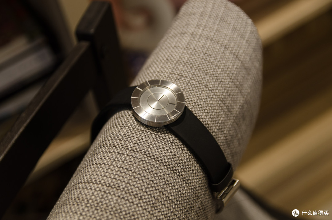 #本站首晒# ISSEY MIYAKE 三宅一生 TO系列 SILAN003 中性手表,附妹子真人照