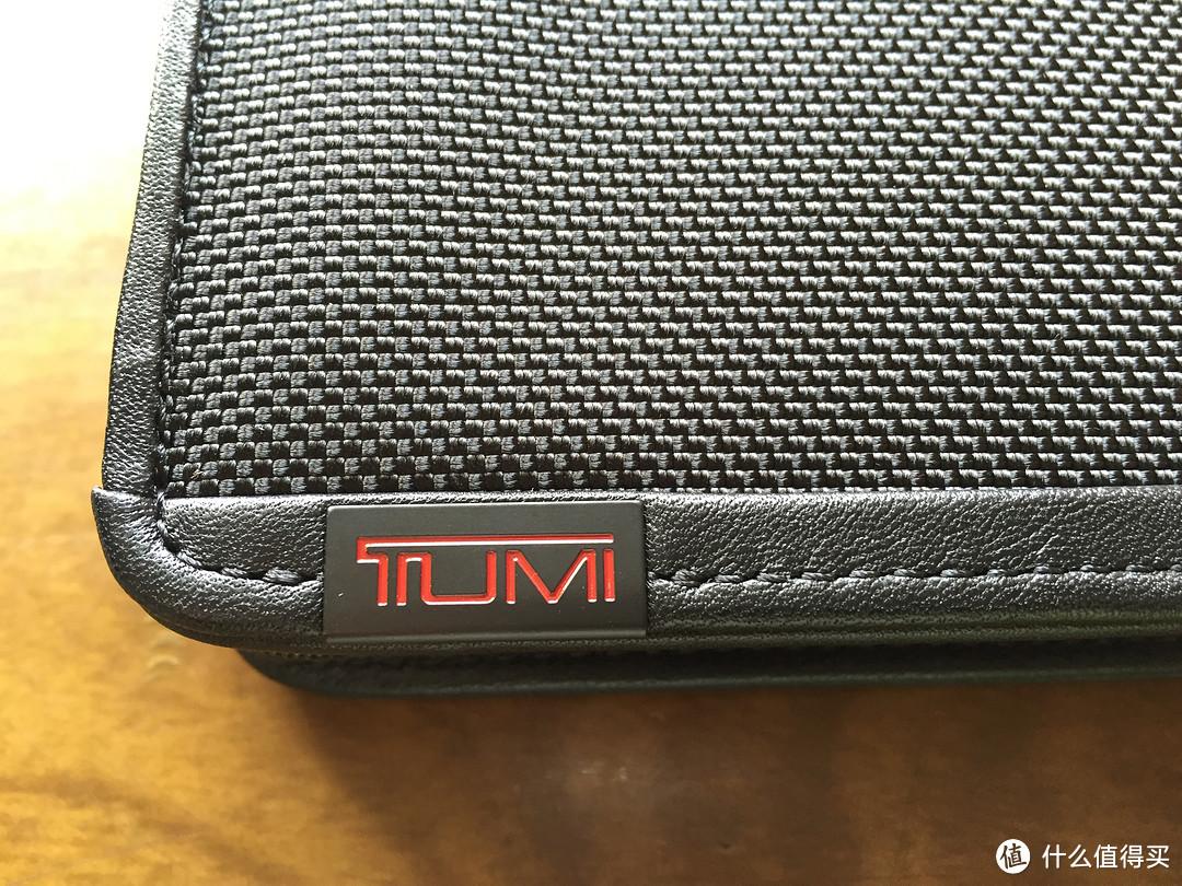 来自远方的 TUMI 长款钱包