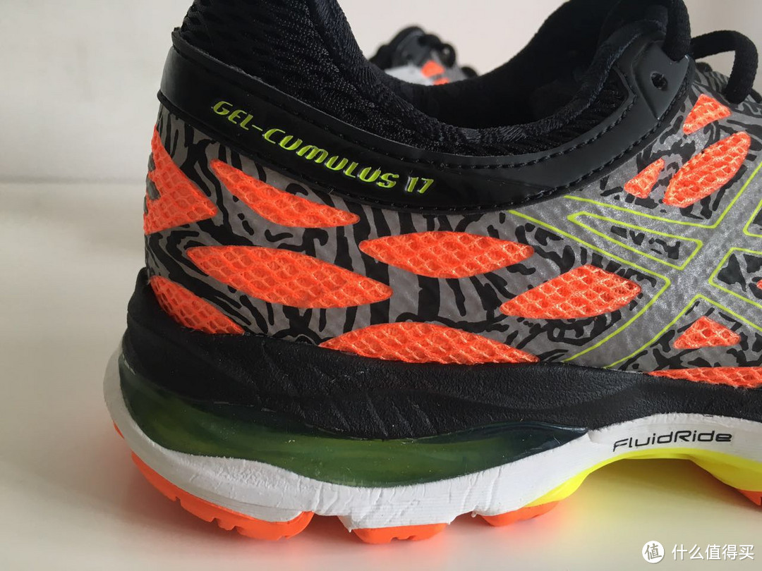 从踩钢板到踩翔：ASICS 亚瑟士 GEL-Cumulus 17 Lite-Show 男款缓震跑鞋 夜光版 初体验