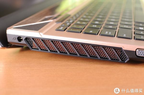 给女王的礼物——qrtech 麦本本 锋麦s gtx960m独显i5游戏笔记本 开箱