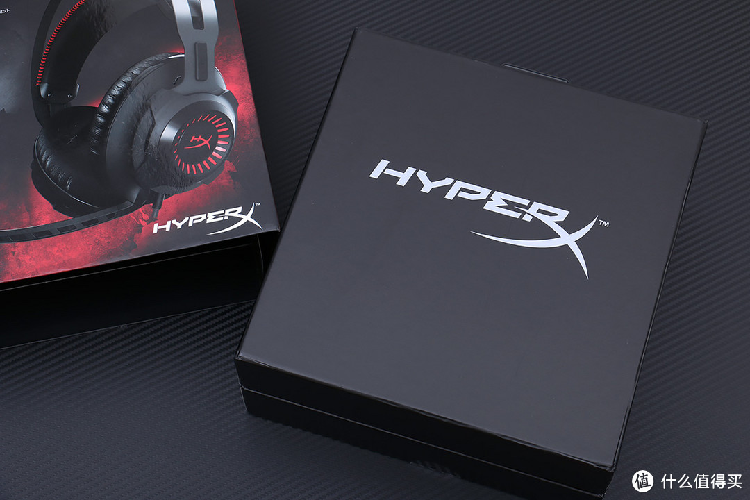 金士顿HyperX Cloud Revolver耳机包装盒实拍图1