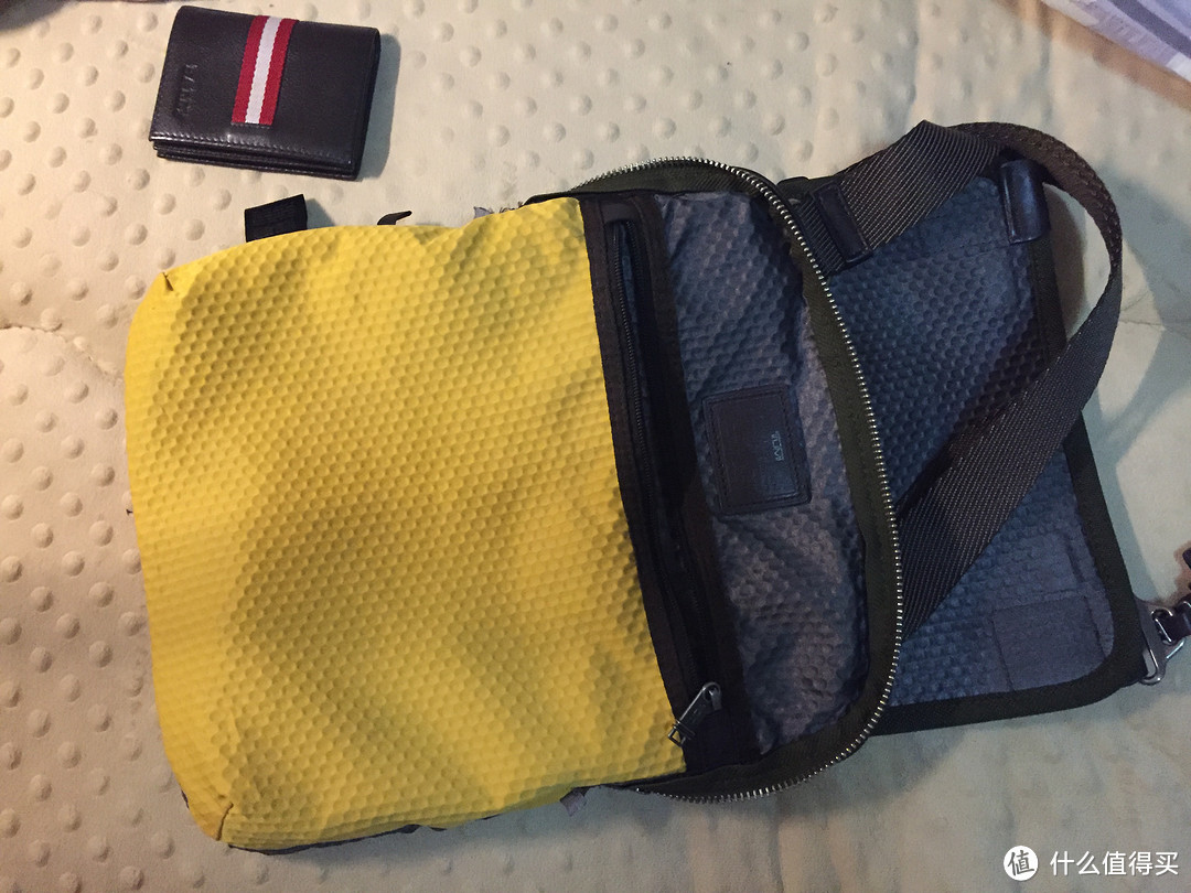 TUMI Alpha Bravo 22304 随身邮差包