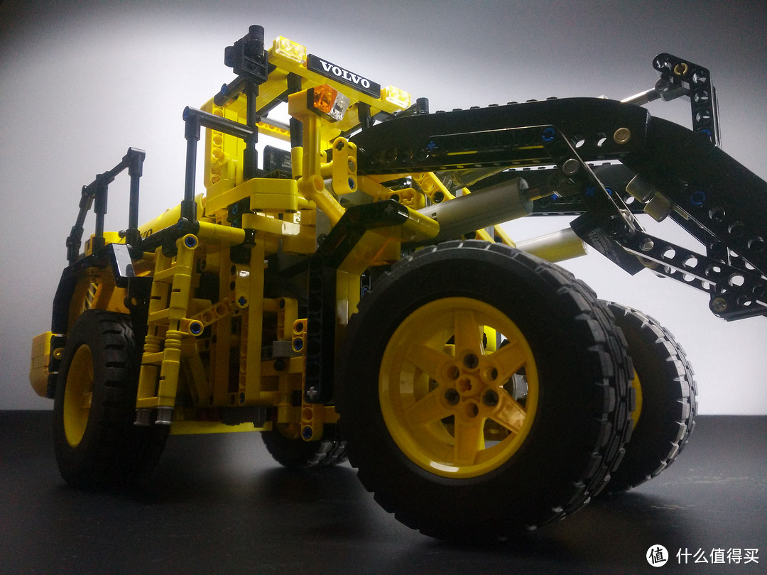 熊孩子的巧手玩具 篇九:霸气外漏——lego 乐高 42030-a 全遥控沃尔沃