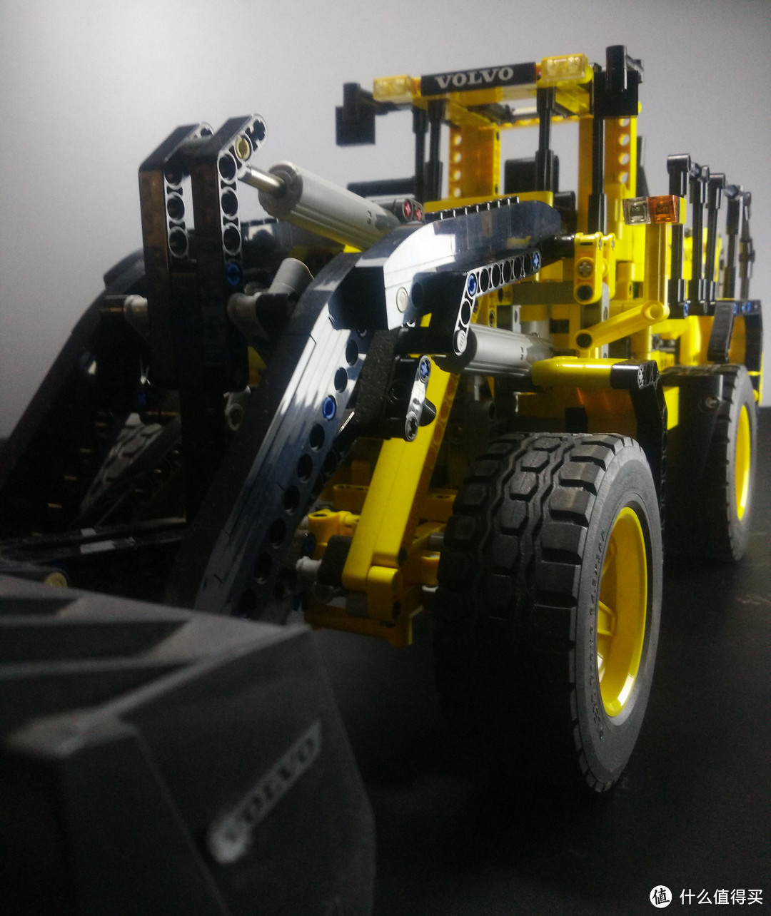 熊孩子的巧手玩具 篇九:霸气外漏——lego 乐高 42030-a 全遥控沃尔沃