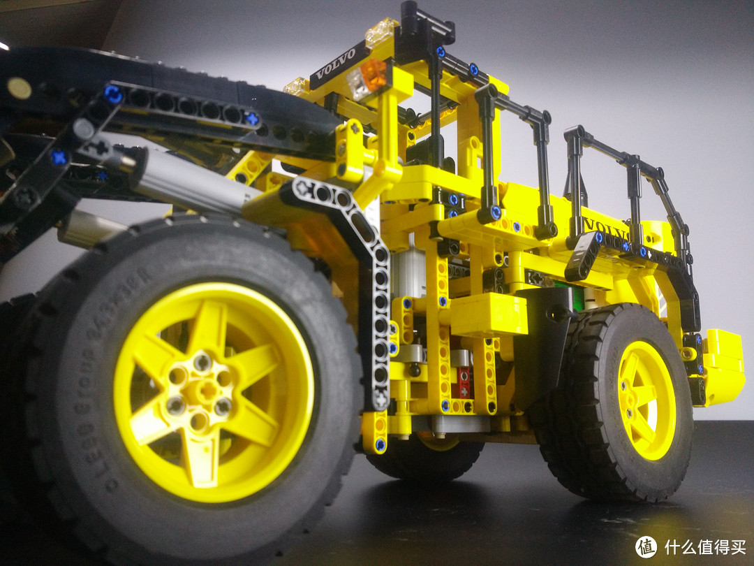 霸气外漏——LEGO 乐高 42030-A 全遥控沃尔沃推土机