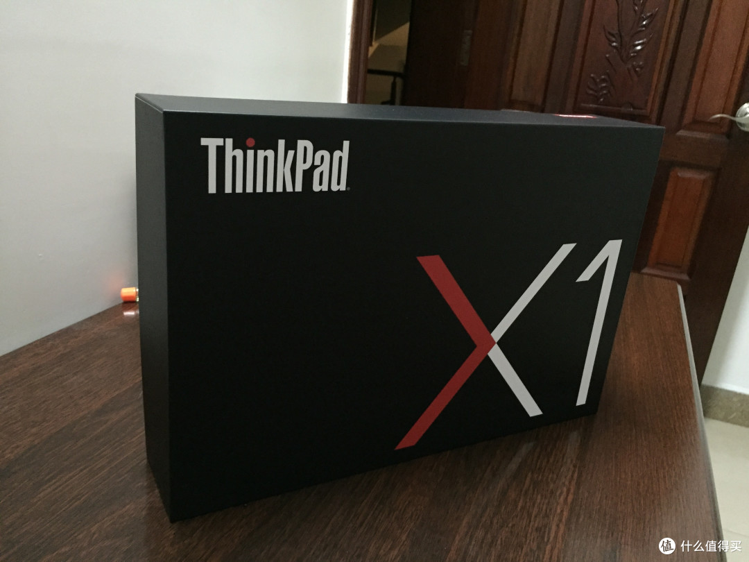 联想 thinkpad x1 carbon笔记本包装盒实拍图