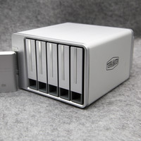 铁威马 F5-420 NAS服务器外观展示(正面|接口|指示灯|开机键|适配器)