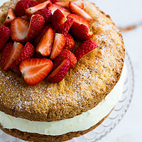 美食美摄-原创食谱 篇五：初夏的味道，草莓柠檬酸奶油酥饼蛋糕