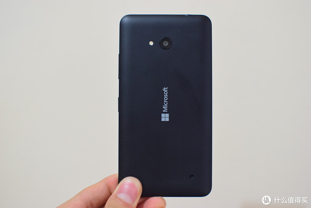 微软 Lumia 640背面照