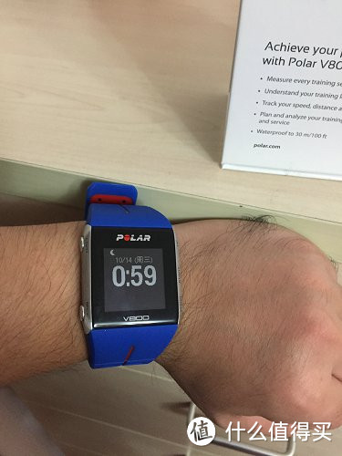 POLAR 博能 v800 智能心率表佩戴效果图