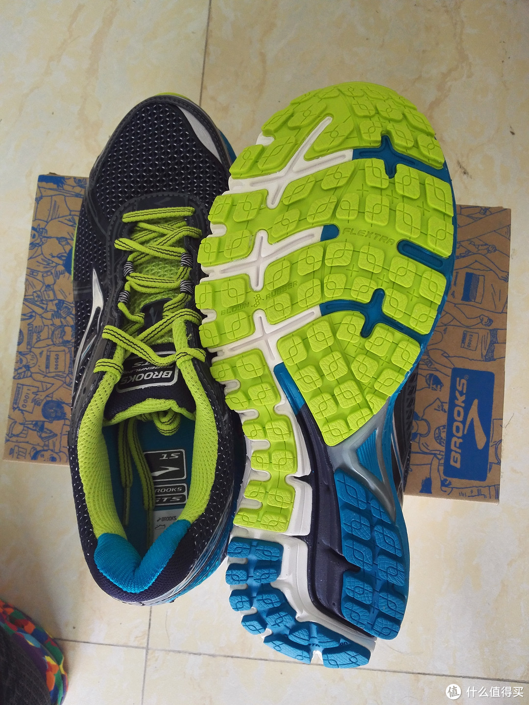 Brooks 布鲁克斯 Adrenaline GTS 15开箱