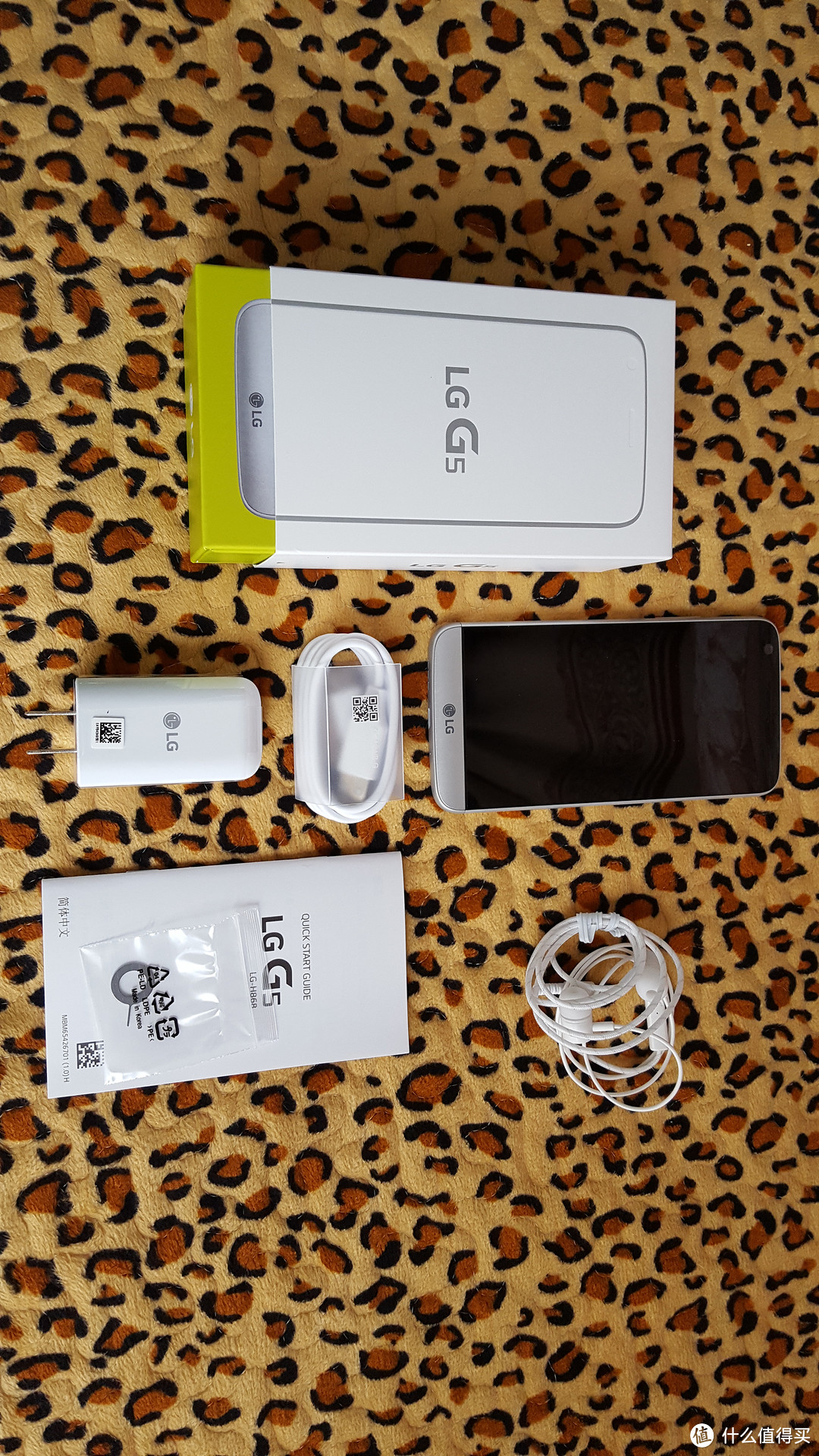 LG G5 手机及配件实拍图