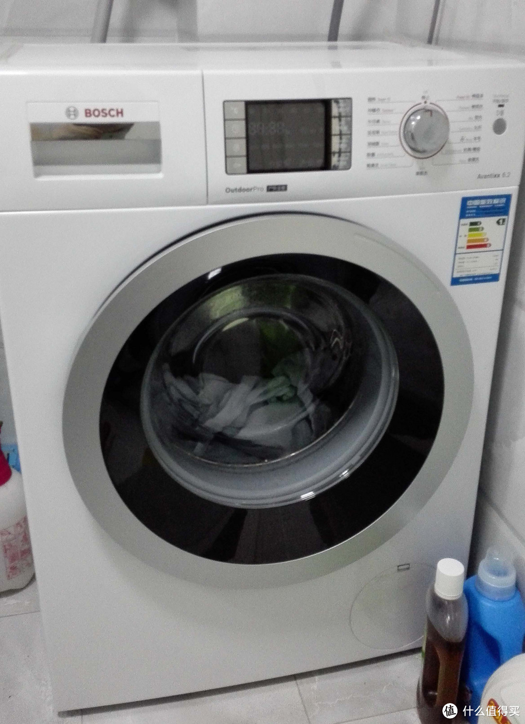 #细说家电# 细节品鉴生活:BOSCH 博世 BCD-279(KGF28A2W2C) 三门冰箱 & XQG62-WLM244600W 滚筒洗衣机