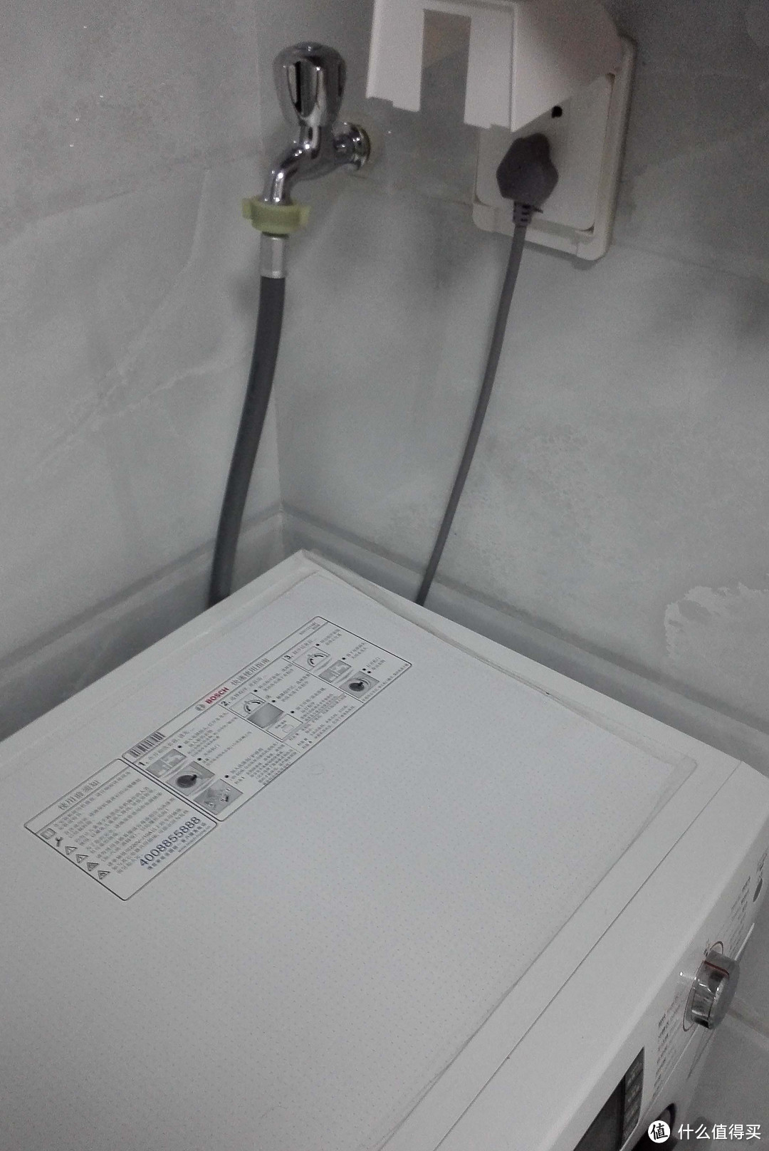 #细说家电# 细节品鉴生活：BOSCH 博世 BCD-279(KGF28A2W2C)  三门冰箱 & XQG62-WLM244600W  滚筒洗衣机