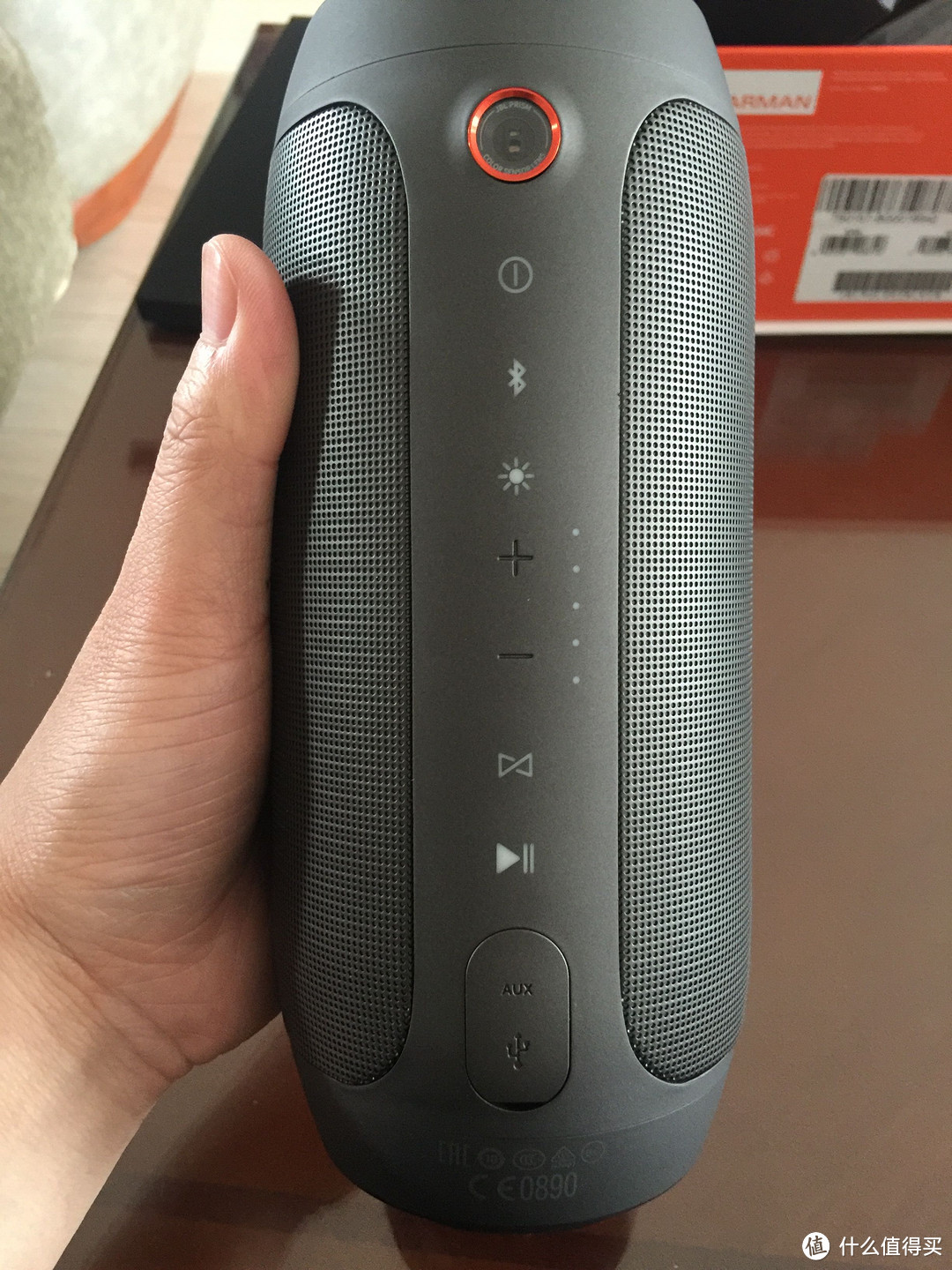 JBL Pulse 2 炫彩无线蓝牙小音箱 开箱