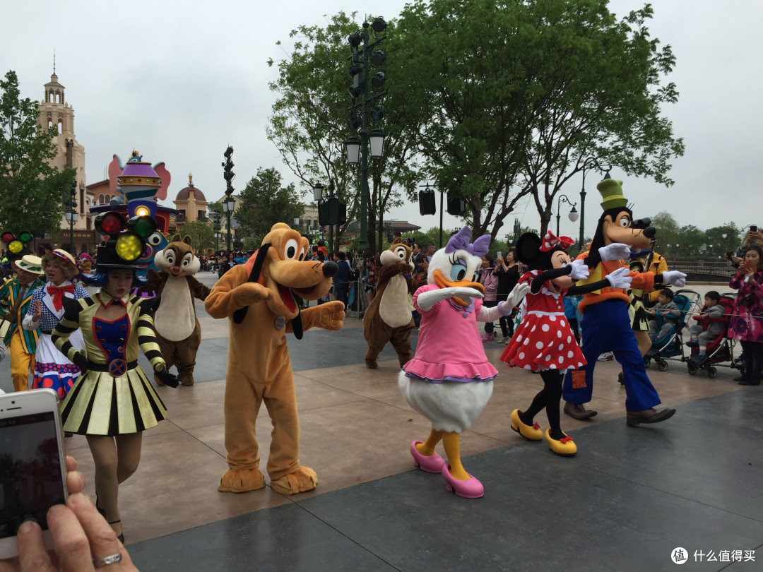 上海 Disney 试运营:小白鼠的一日游