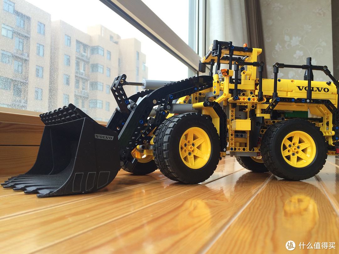 Lego 乐高 Volvo L350F 轮式装载机  lego-42030