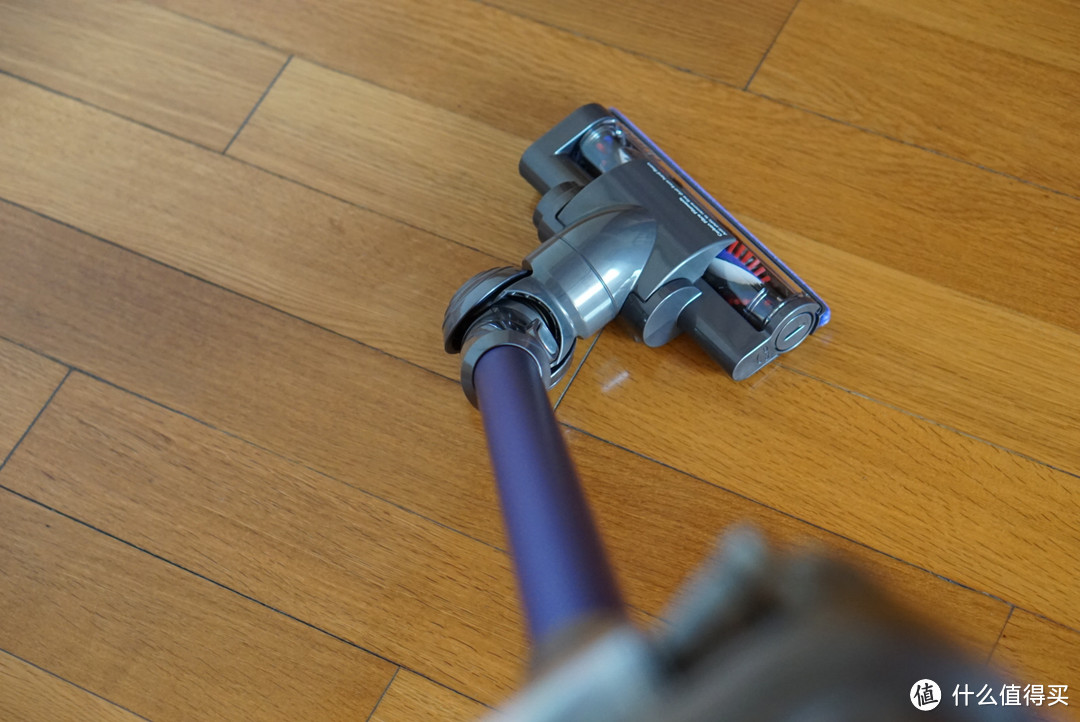 #细说家电#爱上打扫的感觉：Dyson DC45 Motorhead 无线手持吸尘器