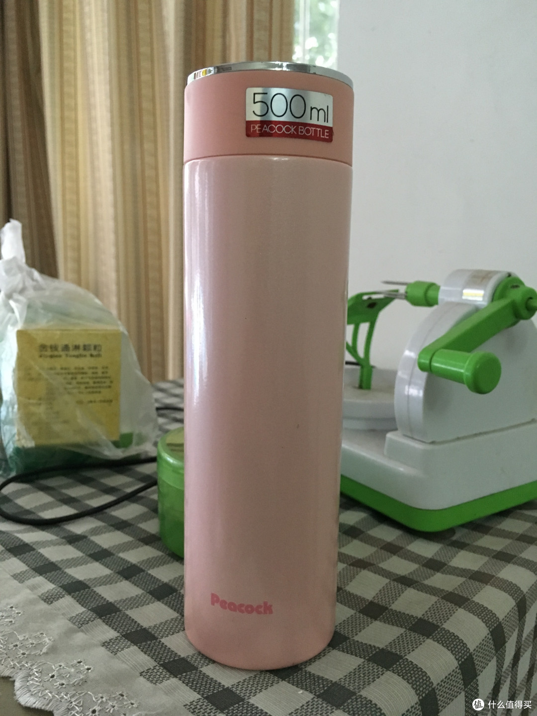这杯子颜色挺多,不知道张大妈为何偏偏选个粉红色 这杯子颜色挺多,不知道张大妈为何偏偏选个粉红色