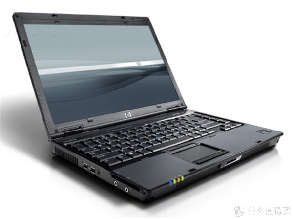 普通tn屏幕,且屏幕转轴并不像小黑thinkpad那样是金属转轴,用了一年