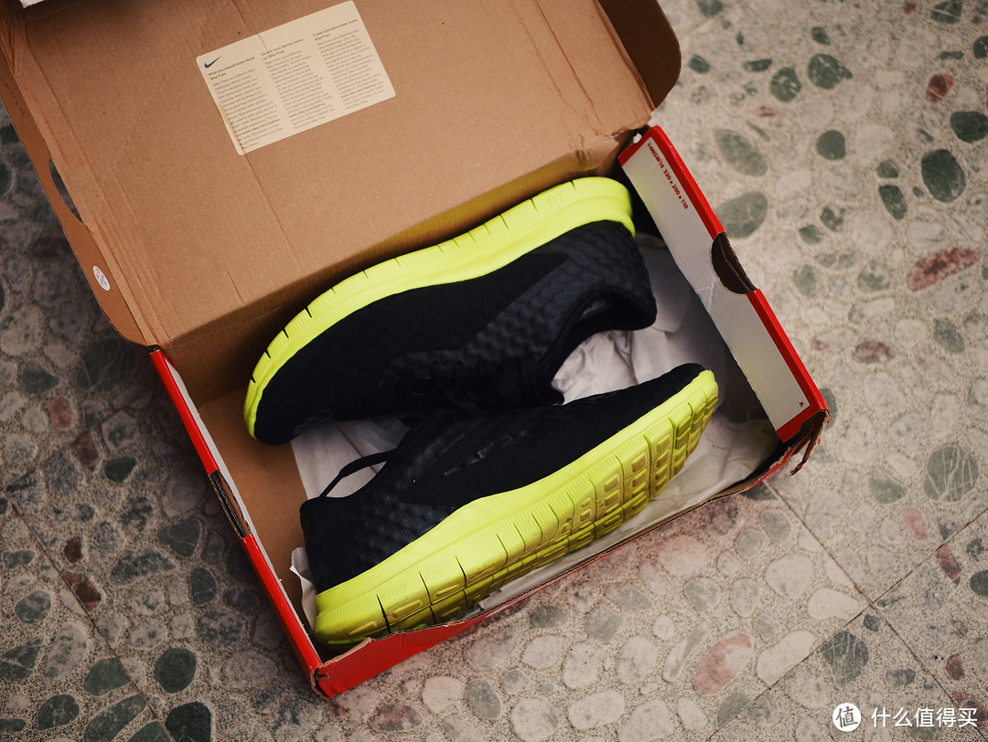 Pro:Direct Select 捡个便宜：Nike 耐克 Free Hypervenom Low 毒蜂系列休闲跑鞋