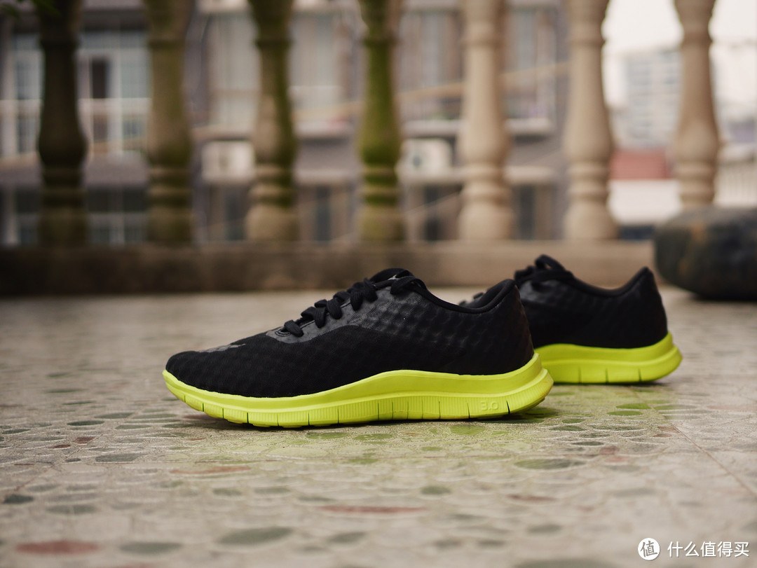 Pro:Direct Select 捡个便宜：Nike 耐克 Free Hypervenom Low 毒蜂系列休闲跑鞋