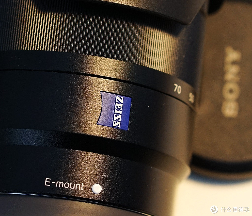 #本站首晒# 蔡司挂机头 — SONY 索尼 E 16-70mm F4 镜头开箱简评