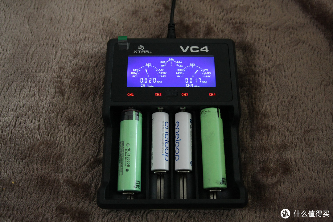 XTAR 爱克斯达 VC4充电器 的面纱