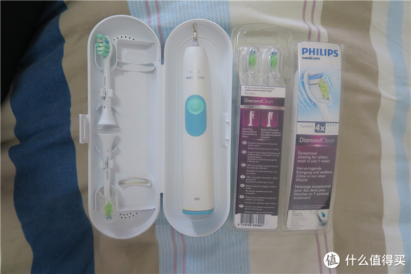 PHILIPS 飞利浦 Sonicare Diamondclean系列 HX6068/26 电动牙刷刷头 和普通刷头的简单对比