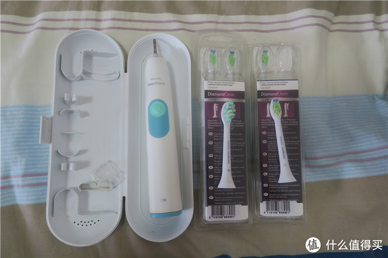 PHILIPS 飞利浦 Sonicare Diamondclean系列 HX6068/26 电动牙刷刷头 和普通刷头的简单对比