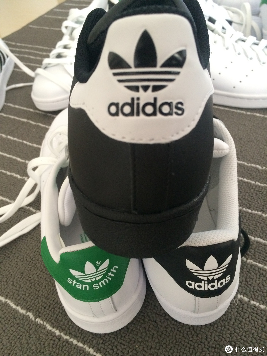 ''尺码怎么选''——美官网的adidas 阿迪达斯 Stan Smith 绿尾&super star 金标