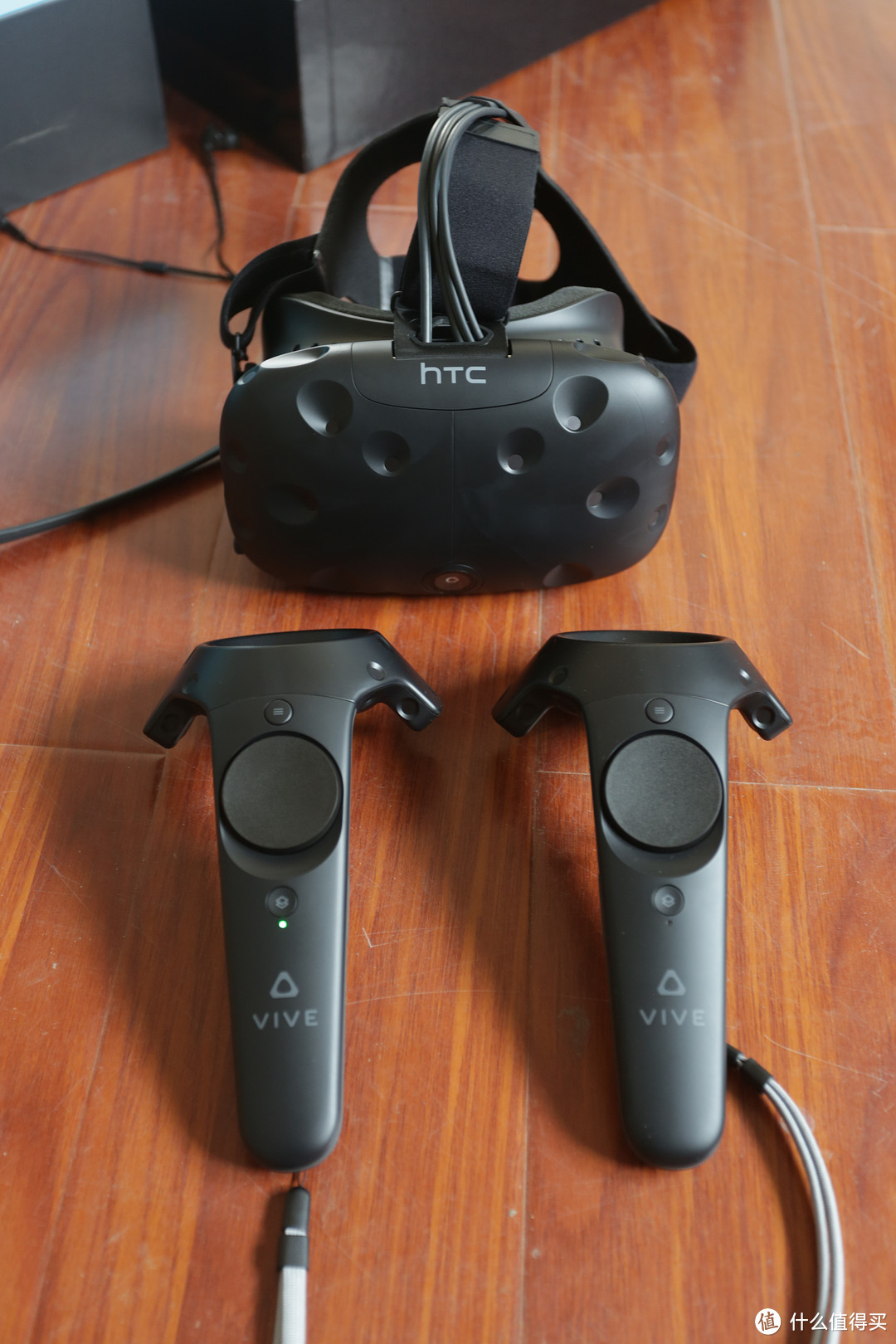 HTC 宏达电 Vive VR 虚拟现实套装 开箱：与VR相比，现实是如此的无趣