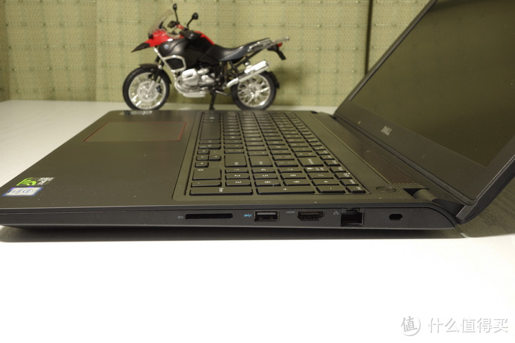 #我的笔电进化史#聊聊笔电选购原则  及晒 DELL 戴尔 Ins15PR-2748 游匣7000 I7 笔记本 ——颜值、性能、易扩展&易DIY