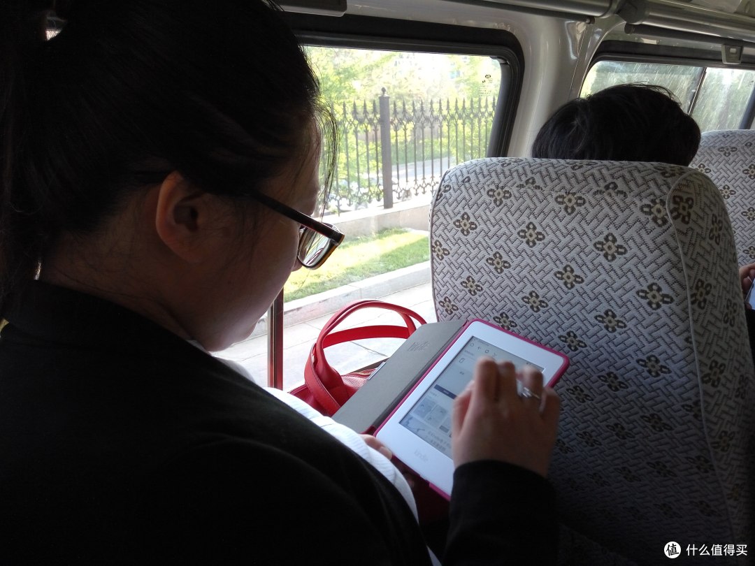 结婚周年礼物:亚马逊 kindle Paperwhite 3 开箱