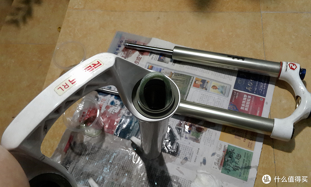 RockShox 2012款 REBA RL 双气室线控油气前叉换油攻略