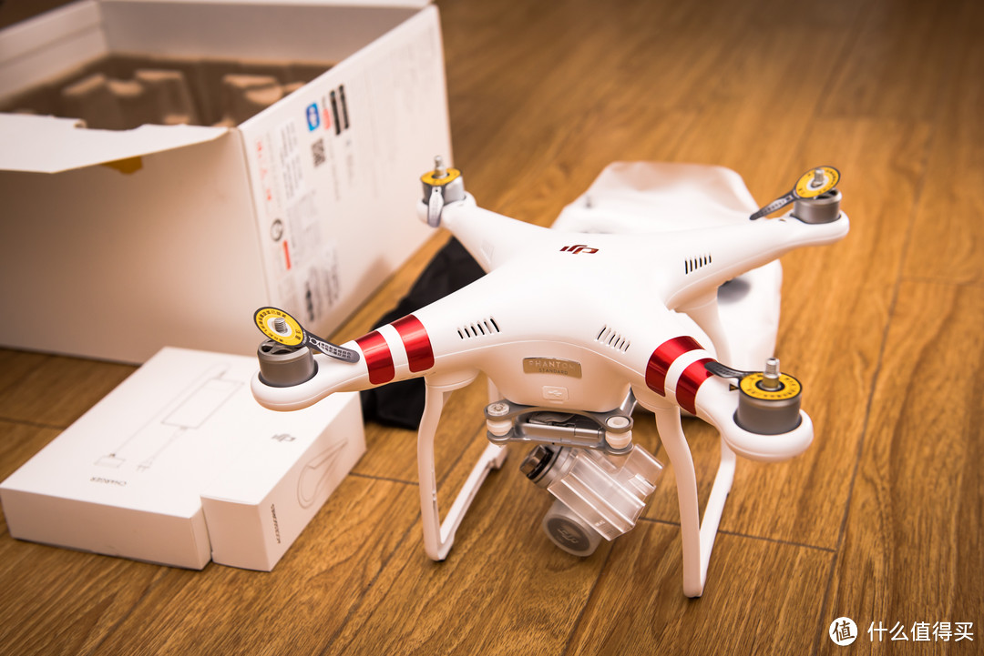 开箱试拍：DJI 大疆 精灵 Phantom 3 S 航拍器无人机 内有视频！