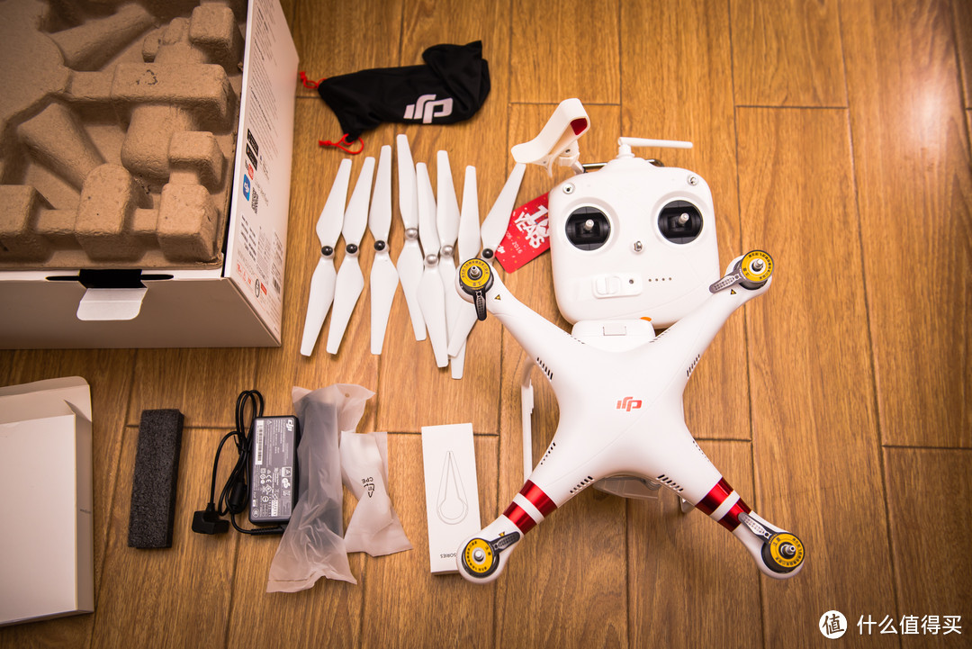 开箱试拍：DJI 大疆 精灵 Phantom 3 S 航拍器无人机 内有视频！