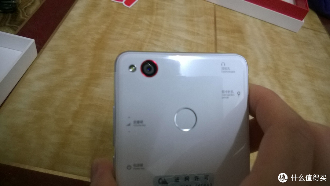 小屏性价比手机：nubia 努比亚 z11 mini 开箱评测