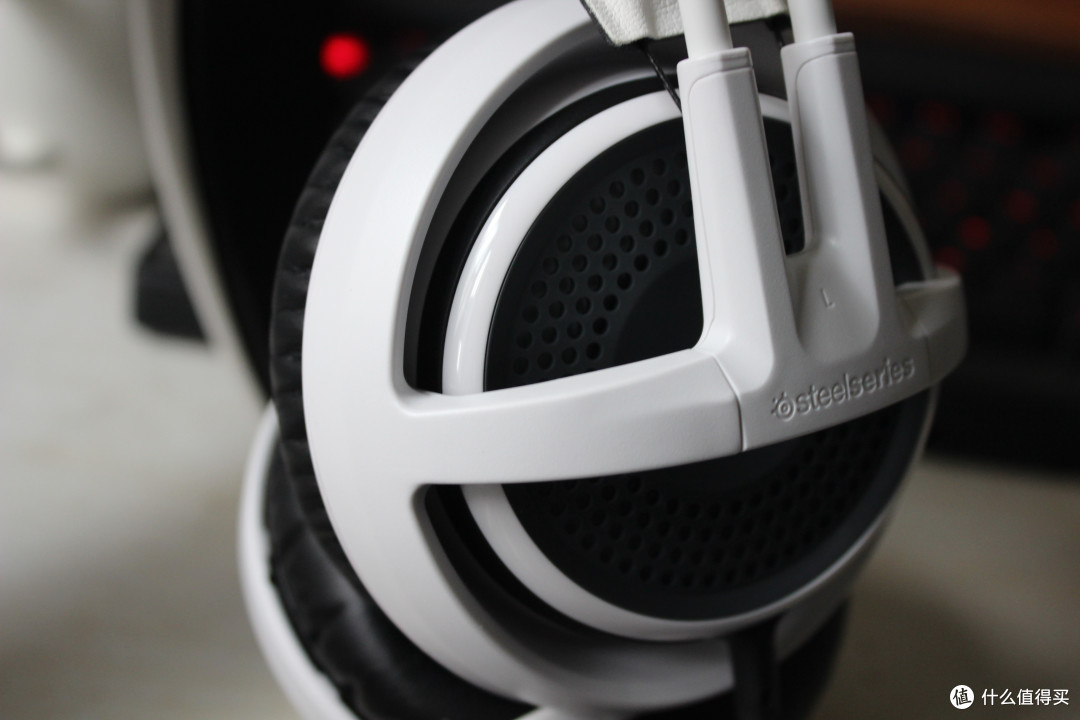 做工出色、灯光很炫、特色突出——SteelSeries 赛睿 西伯利亚350 游戏耳机首发众测