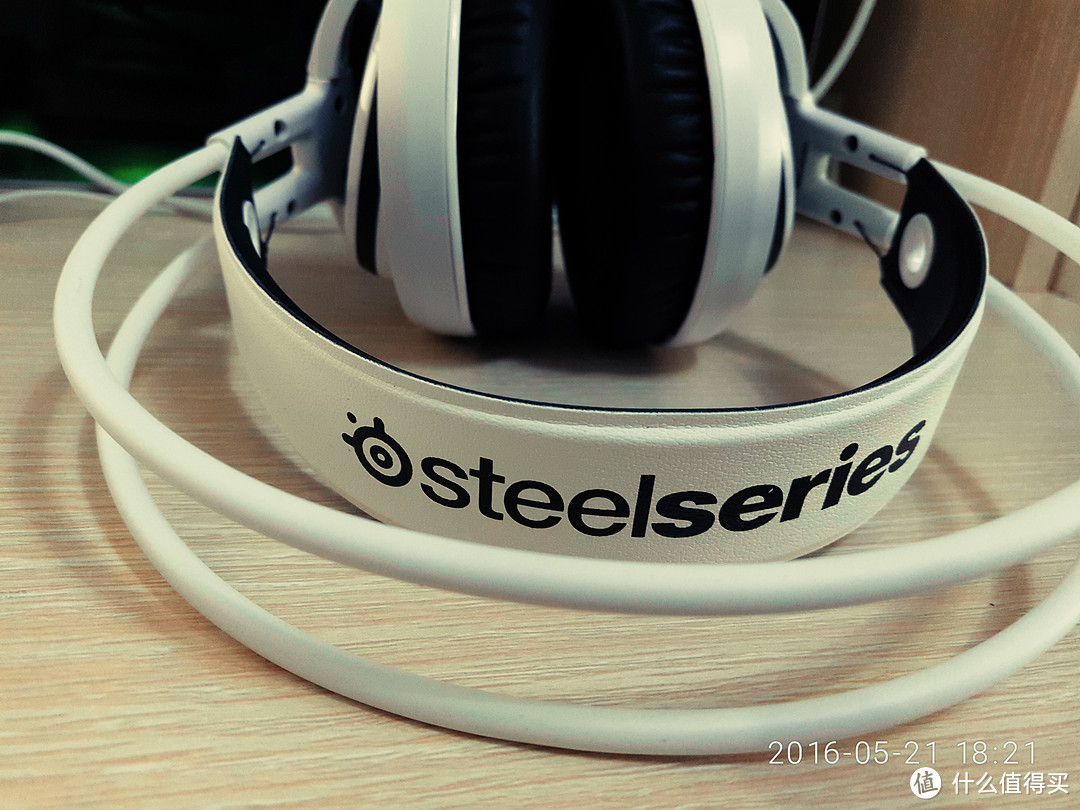 钢厂出品、佩戴舒适、灯光有bigger  SteelSeries 赛睿 西伯利亚350