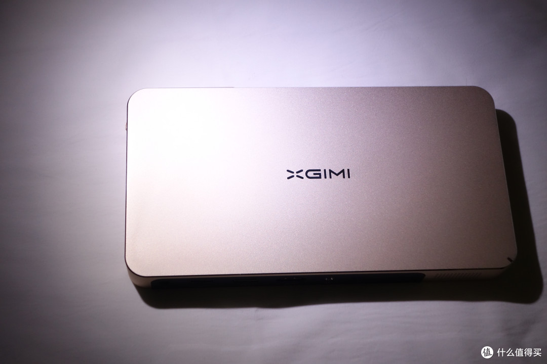 极米z4air智能高清投影仪 外观