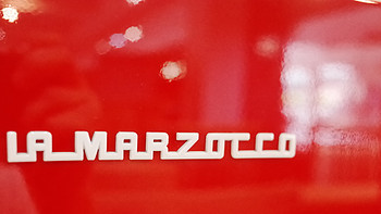 关于我的咖啡 篇一：#本站首晒# 翡冷翠来的小红狮：La Marzocco LINEA mini 半自动咖啡机