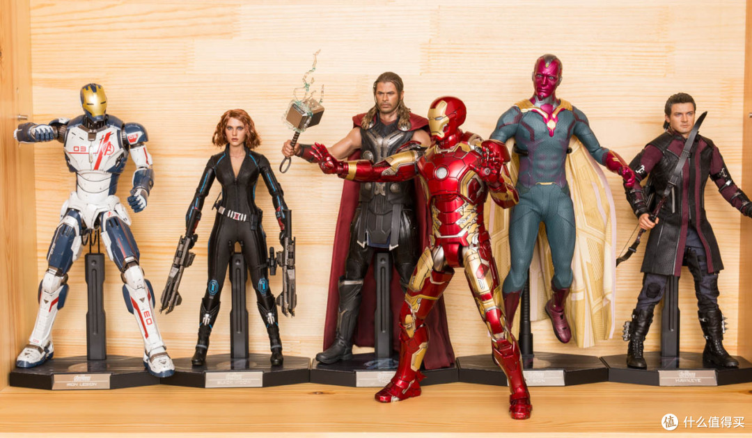 HOTTOYS 复仇者联盟奥创纪元 雷神、幻视、钢铁军团打包晒
