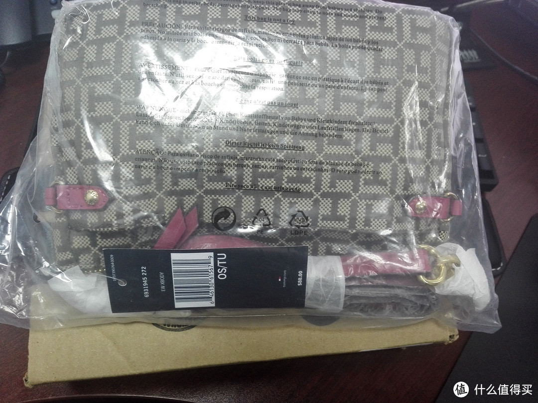 简洁明快：TOMMY HILFIGER Sadie Jacq EW 提花斜挎包 开箱